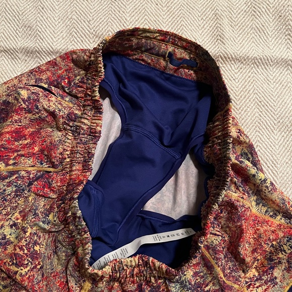 Lululemon shorts - Picture 7 of 7